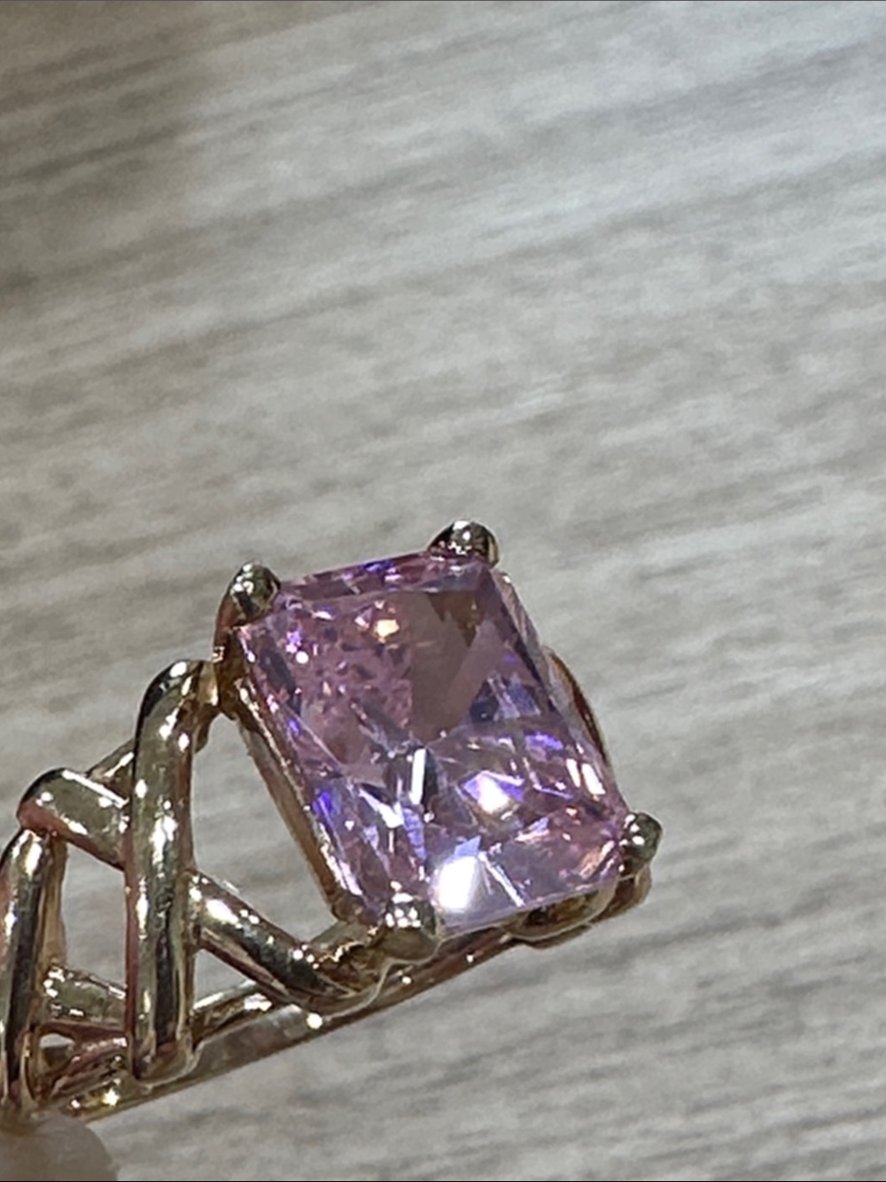 Vintage 10k gold Pink Ice Square-Cut Stone Ring - Women’s Ring 💍 💖 🧊